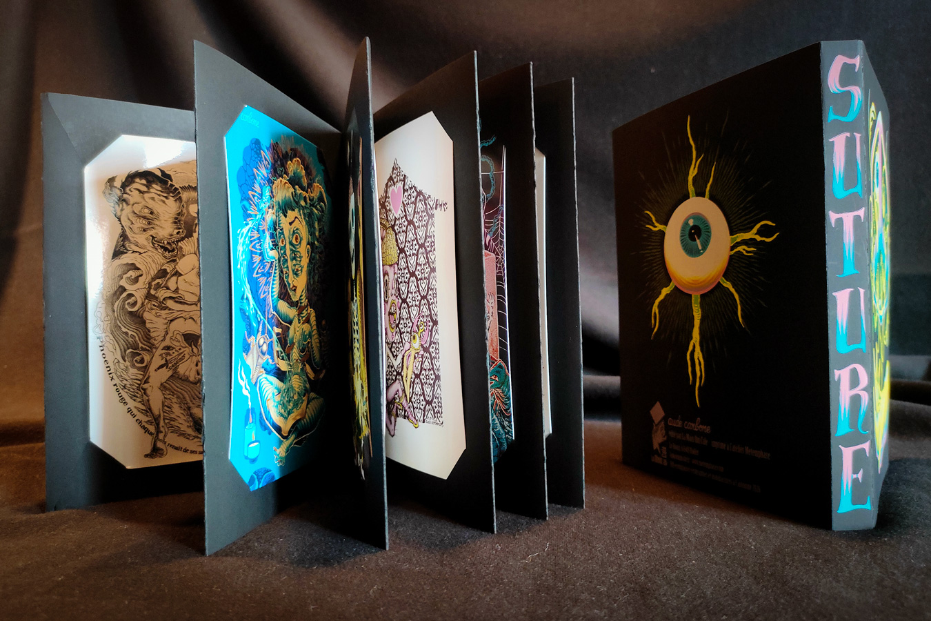 SUTURE - leporello